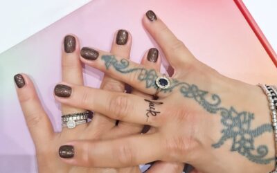 La nostra Anna ha realizzato un semipermanente Dark con un tocco di glamour 💜