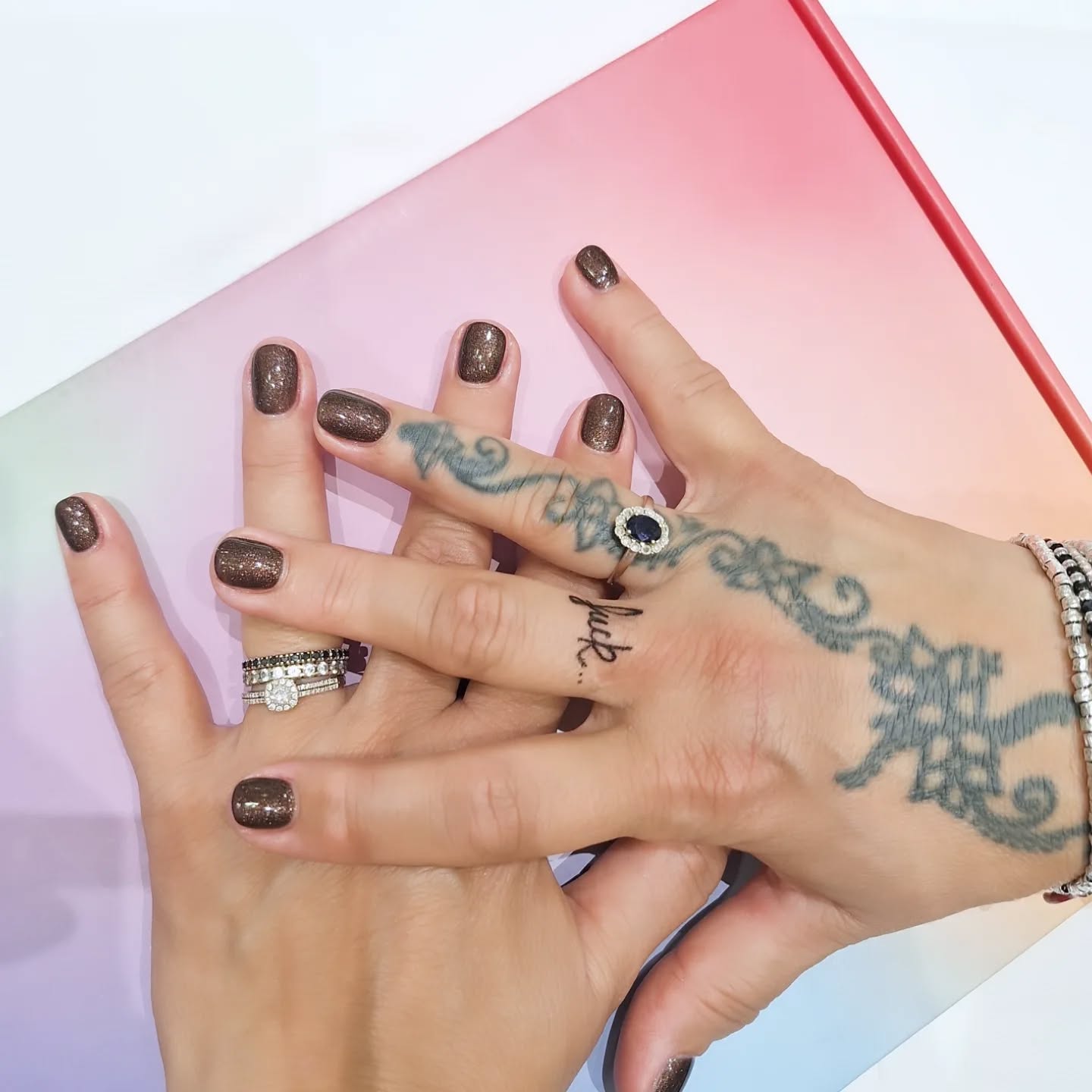 La nostra Anna ha realizzato un semipermanente Dark con un tocco di glamour 💜 Per le Amanti dei colori scuri Cosa aspetti? Scopri i nostri servizi e prenota il tuo appuntamento httpswwwparrucchiere-estetistait Tel 059926258 Via Francesco Bertelli 911 41013 Castelfranco Emilia Modena Emilia-Romagna Italia pinknails nails nailsofinstagram nailart glitternails nailsoftheday acrylicnails gelnails longnails nailinspo nailsnailsnails nailtech DARK explorepage nailsonfleek ombrenails naildesign shortnails naildesigns nudenails manicure naturalnails nailartist coffinnails instanails summernails nailstagram gelpolish nailsart frenchnails