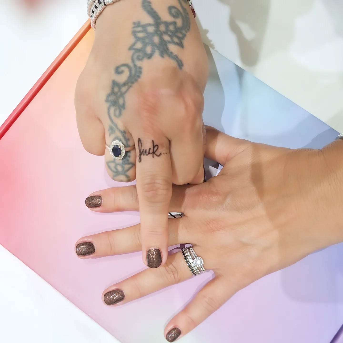 La nostra Anna ha realizzato un semipermanente Dark con un tocco di glamour 💜 Per le Amanti dei colori scuri Cosa aspetti? Scopri i nostri servizi e prenota il tuo appuntamento httpswwwparrucchiere-estetistait Tel 059926258 Via Francesco Bertelli 911 41013 Castelfranco Emilia Modena Emilia-Romagna Italia pinknails nails nailsofinstagram nailart glitternails nailsoftheday acrylicnails gelnails longnails nailinspo nailsnailsnails nailtech DARK explorepage nailsonfleek ombrenails naildesign shortnails naildesigns nudenails manicure naturalnails nailartist coffinnails instanails summernails nailstagram gelpolish nailsart frenchnails