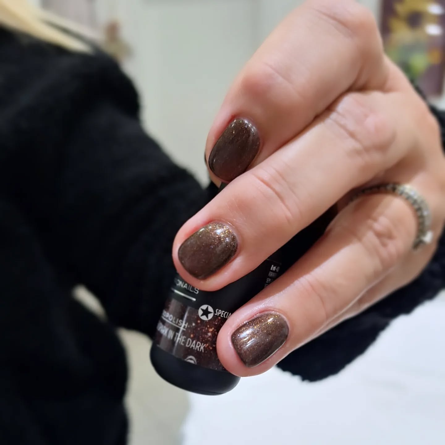 La nostra Anna ha realizzato un semipermanente Dark con un tocco di glamour 💜 Per le Amanti dei colori scuri Cosa aspetti? Scopri i nostri servizi e prenota il tuo appuntamento httpswwwparrucchiere-estetistait Tel 059926258 Via Francesco Bertelli 911 41013 Castelfranco Emilia Modena Emilia-Romagna Italia pinknails nails nailsofinstagram nailart glitternails nailsoftheday acrylicnails gelnails longnails nailinspo nailsnailsnails nailtech DARK explorepage nailsonfleek ombrenails naildesign shortnails naildesigns nudenails manicure naturalnails nailartist coffinnails instanails summernails nailstagram gelpolish nailsart frenchnails