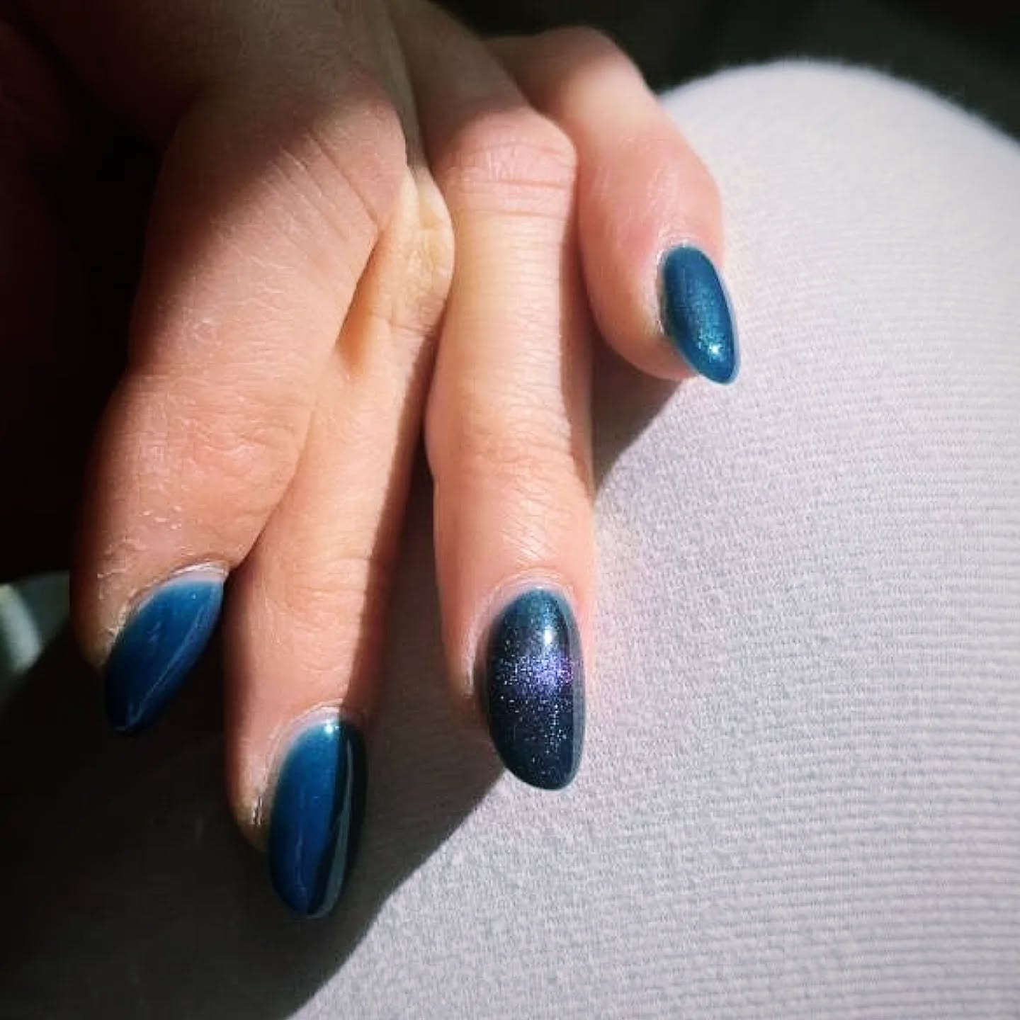 💫💙 
La nostra cliente entusiasta del lavoro svolto dalla nostra Anna ci fa vedere leffetto Magnetic Blu delle sue unghie esposte alla luce solare
✨️🌌

grazie Alexandra 💕

💫Magnetic Nail - Blu Stellare ✨️

✨️Il trend dello smalto magnetico realizzato dalla nostra Anna ✨️

Cosa aspetti?
Scopri i nostri servizi e prenota il tuo appuntamento

httpswwwparrucchiere-estetistait

Tel Salone 059926258

Cell Estetica -Anna 3493371641 

Cell Parrucchiere - Tania 3495342743

Via Francesco Bertelli 911 41013 Castelfranco Emilia Modena Emilia-Romagna Italia

taniaedanna parrucchiereestetista magneticnails nails nailsofinstagram nailart magnetic nailsoftheday magneticnaildesign gelpolish gelnails nailsonfleek nailsnailsnails magneticpolish glitternails nagelstudio nailpolish acrylicnails gellak gel manicure instanails nailsdesign nailaddict naturalnails  magneticnailsdesign blu