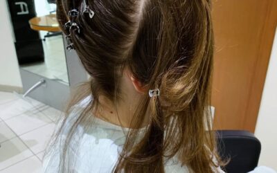 ✨️ La nostra teenager con una base biondo medio naturale ha deciso di accentuare con delle mesh