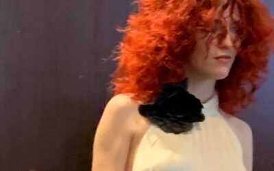 Perché non osare con il rosso! L’estate è il periodo migliore Le acconciature corte lunghe scalate